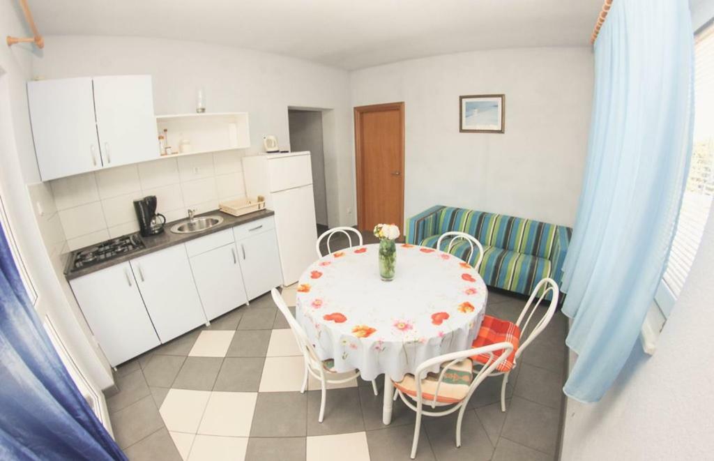Apartmani Bartolic Рогозниця Екстер'єр фото